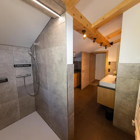 アパート Inhoeg グロースアルル